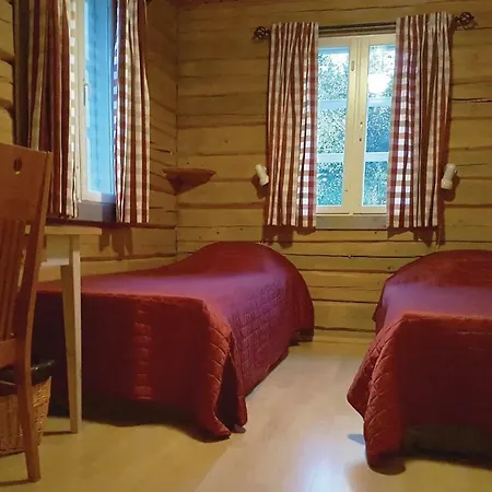 Eight Bedroom Holiday In Semesterbostad *
