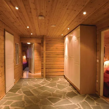 Eight Bedroom Holiday In Semesterbostad *